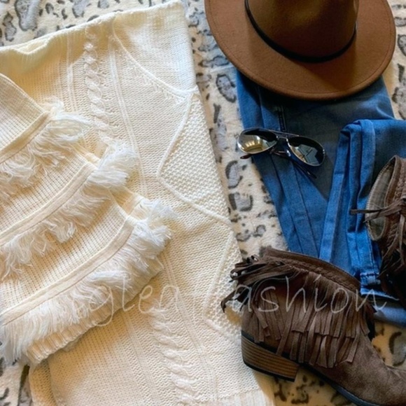 Bohemian
Fringe Cream Knit Sweater - Picture 3 of 5